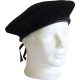 fekete barett sapka